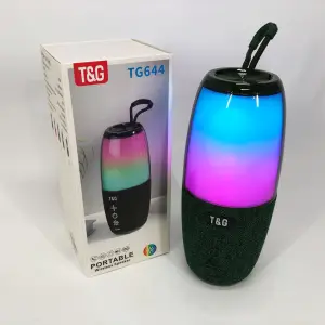 Портативная колонка TG644 5W с RGB подсветкой и ремешком, Беспроводная колонка мощная. Цвет: зеленый